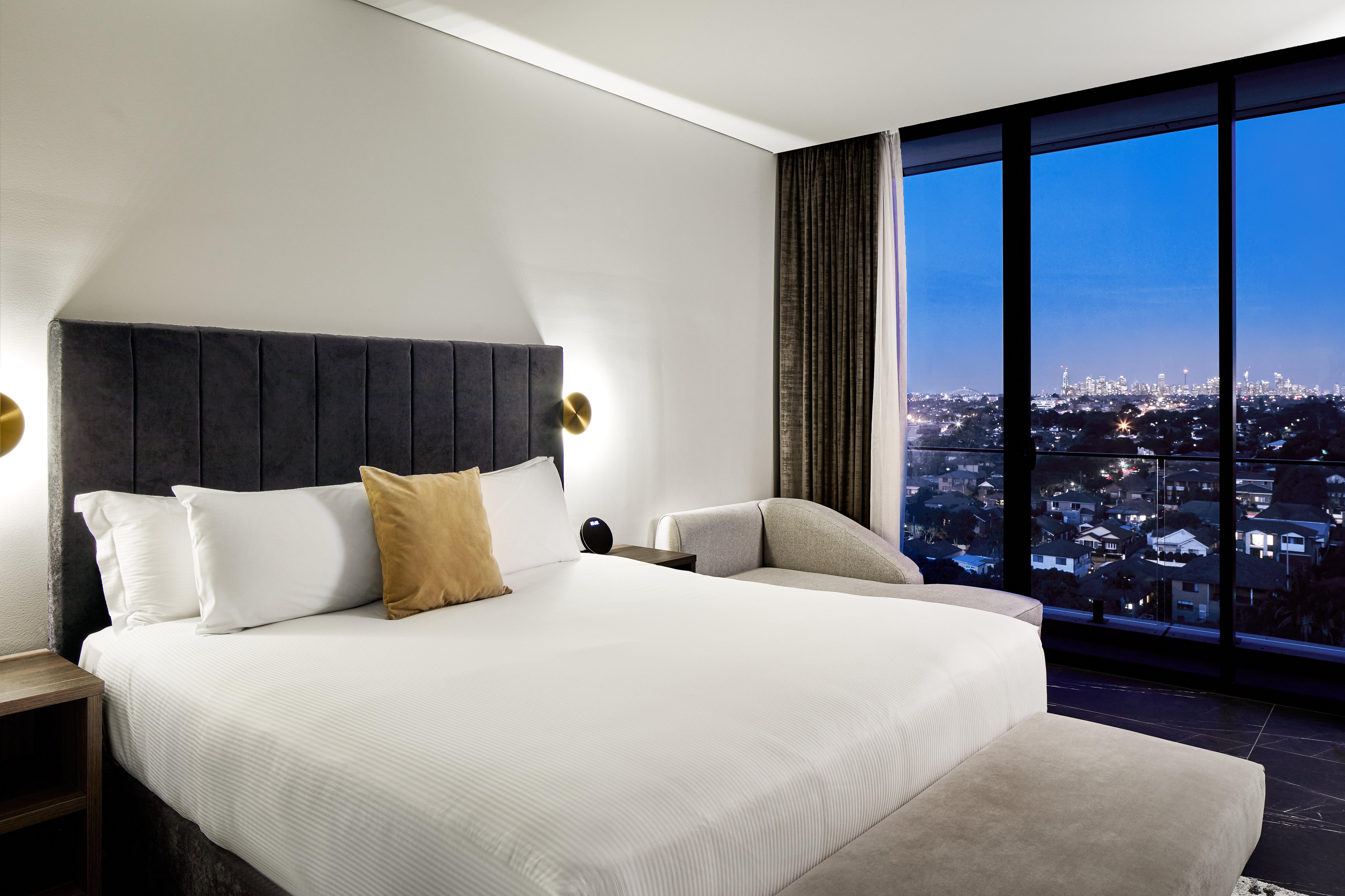 Crowne Plaza Sydney Burwood By Ihg Hotel Exterior foto